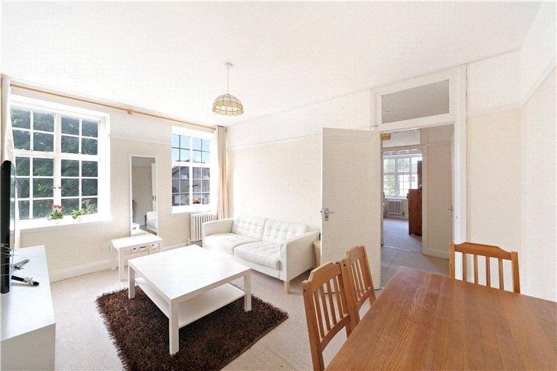Flat Sharon Road in Greater London