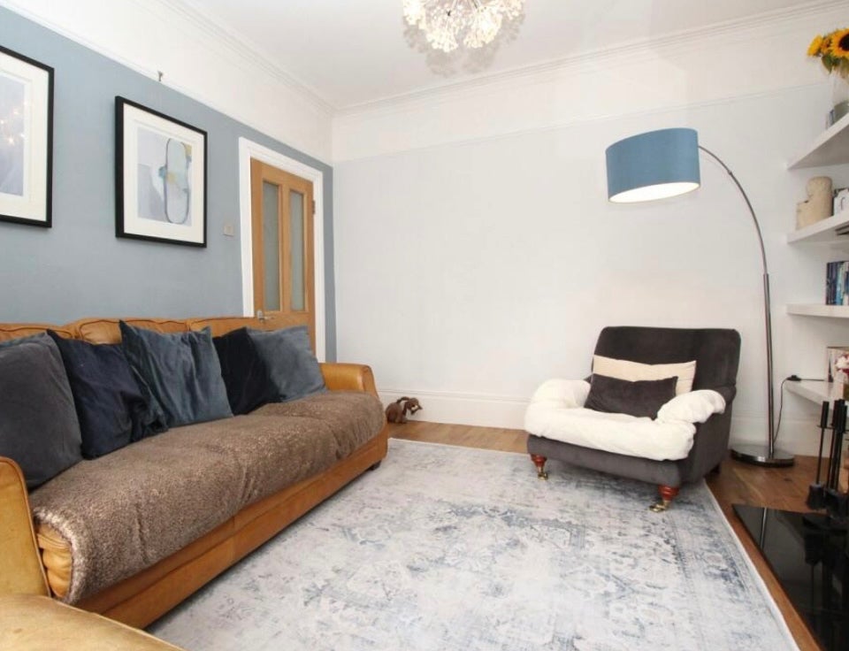 Room Burwash Road in Greater London