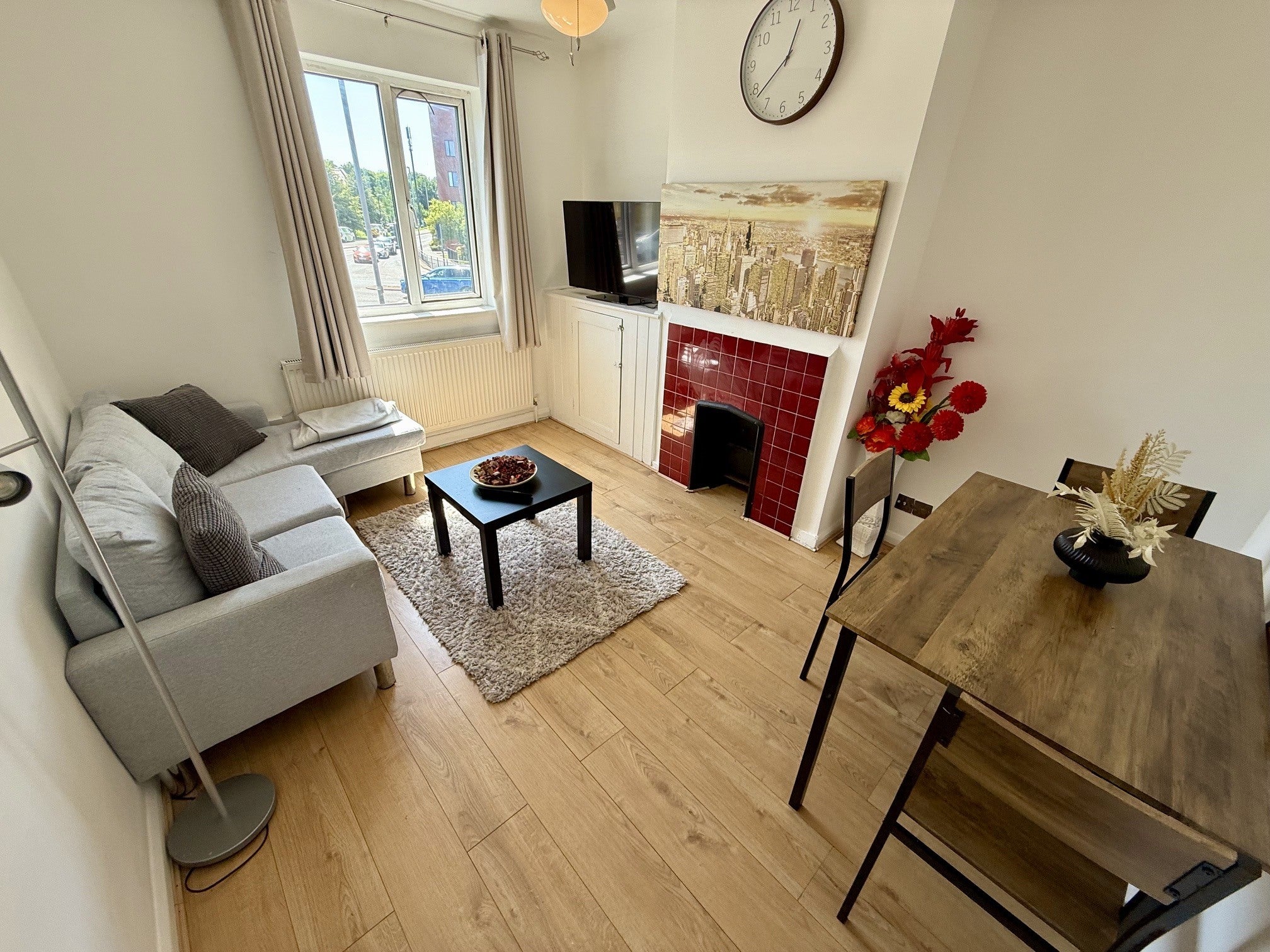 Flat Houghton Parade in Dunstable