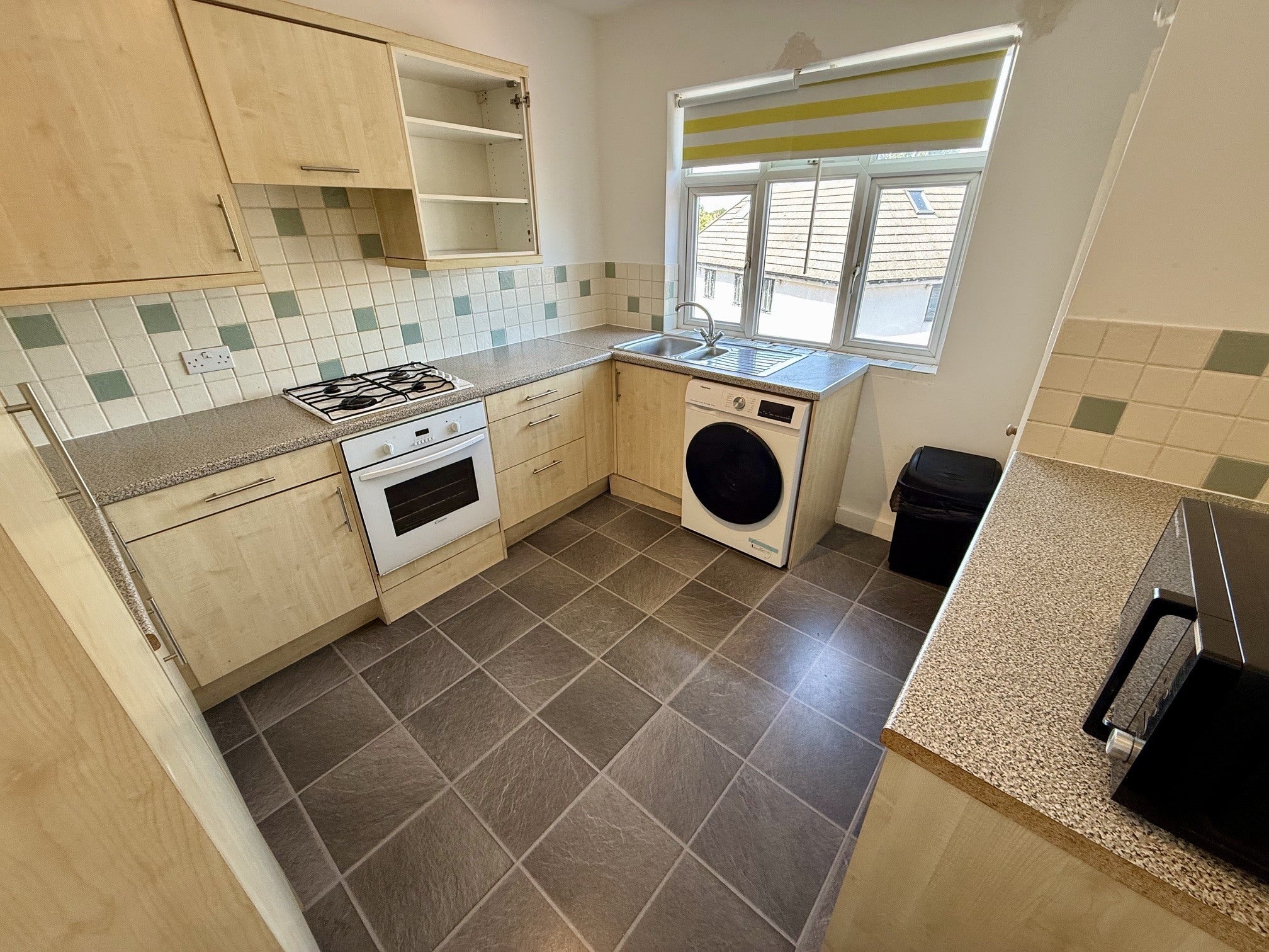 Flat Houghton Parade in Dunstable