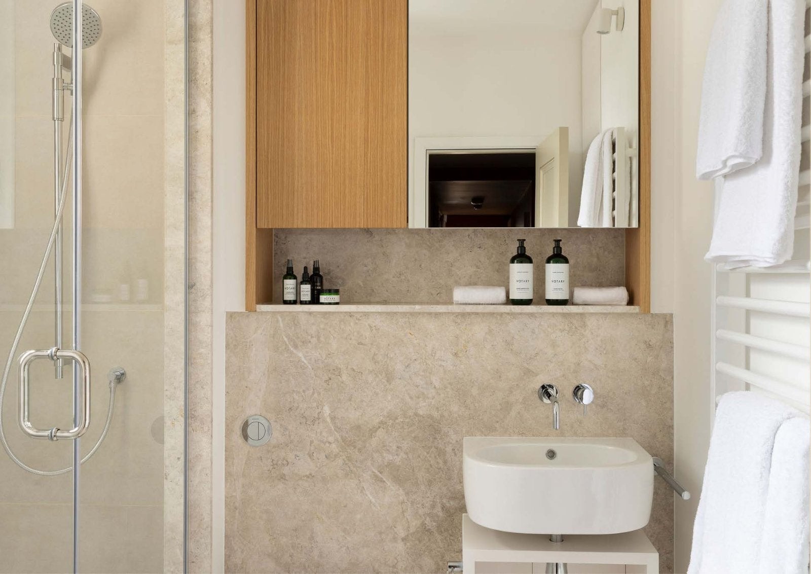Flat Harley Street in London