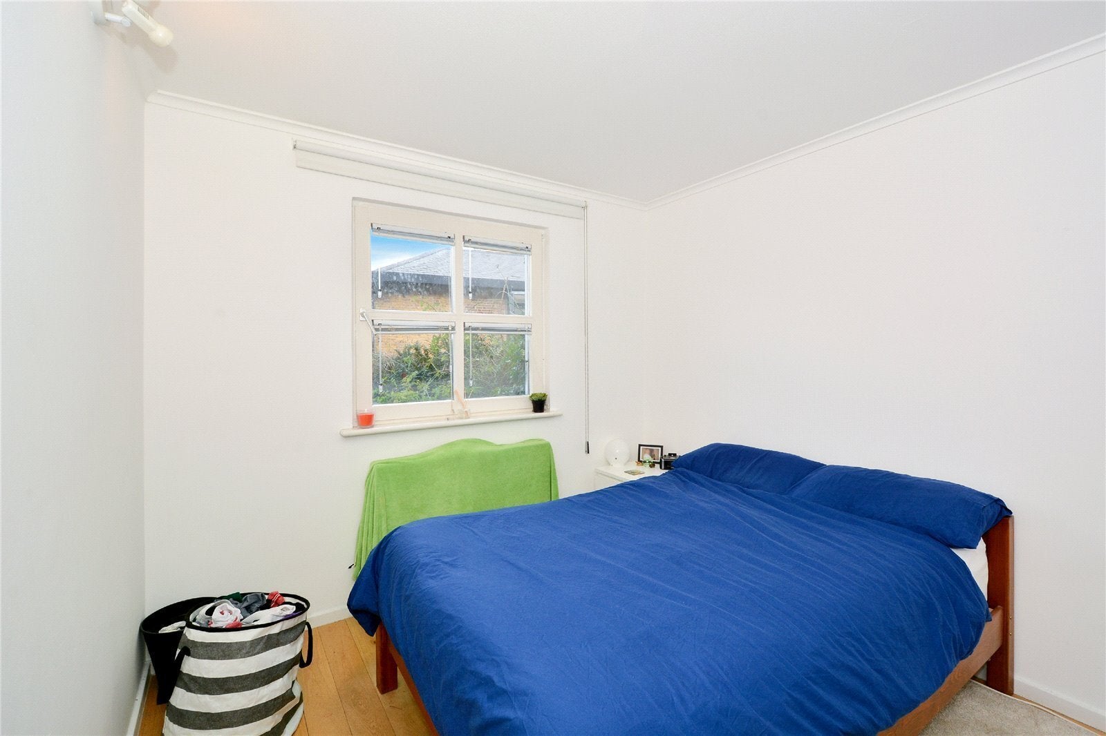 Room Randall Rents in Greater London