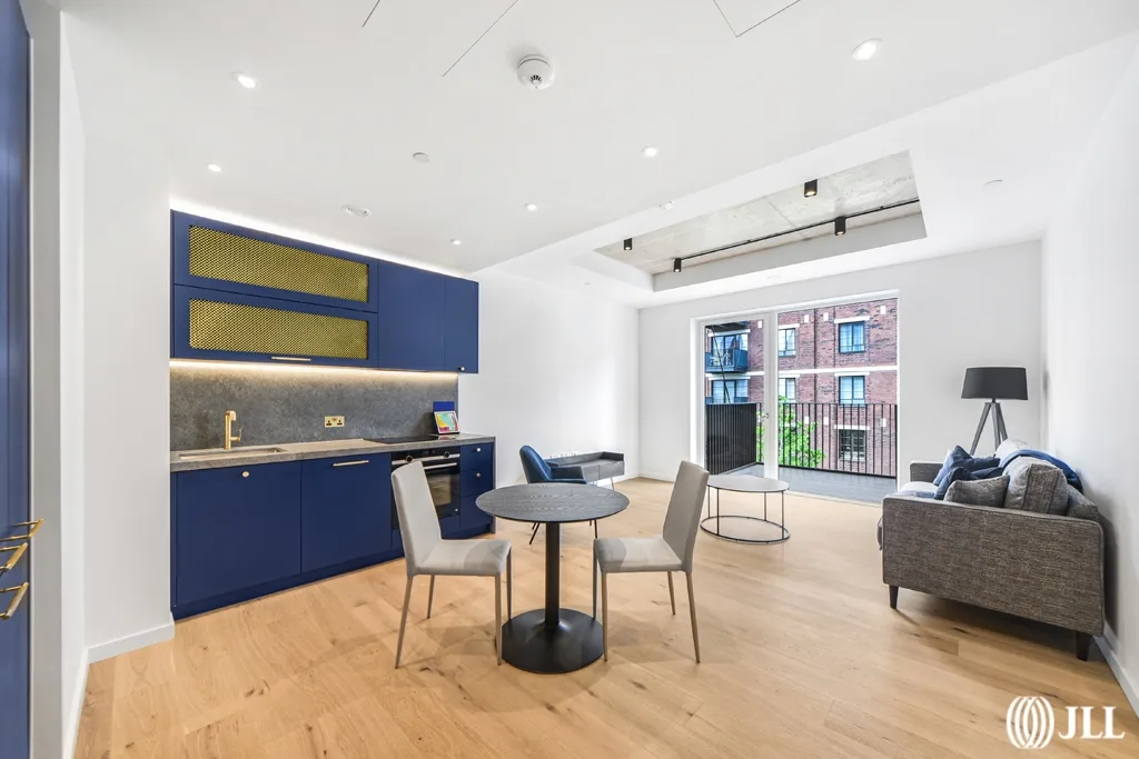 Flat Orchard Place in Greater London
