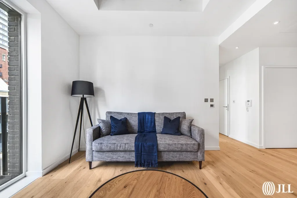 Flat Orchard Place in Greater London