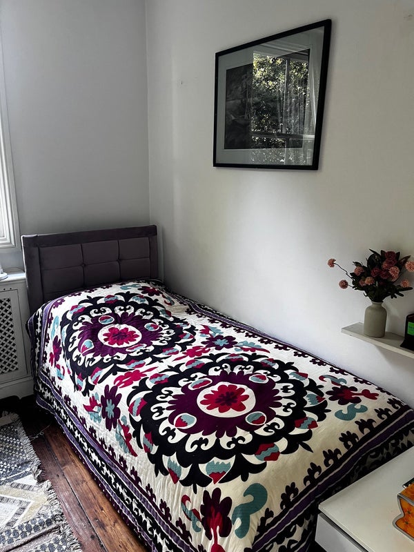 Room Finborough Road in Greater London