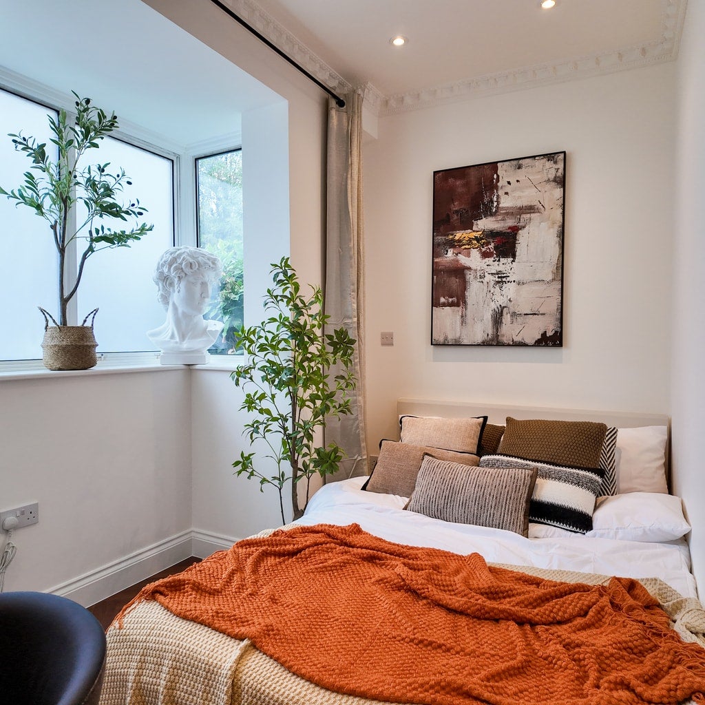 Room Drapers Road in Greater London