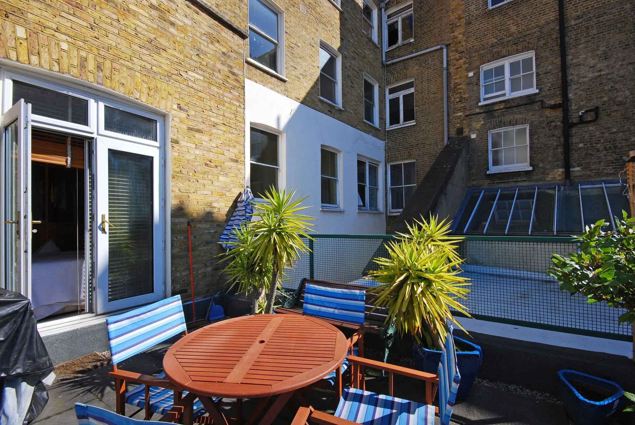 Flat Stanhope Gardens in Greater London
