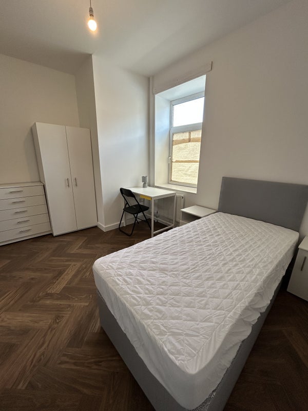 Room Manchester Road in Hyndburn
