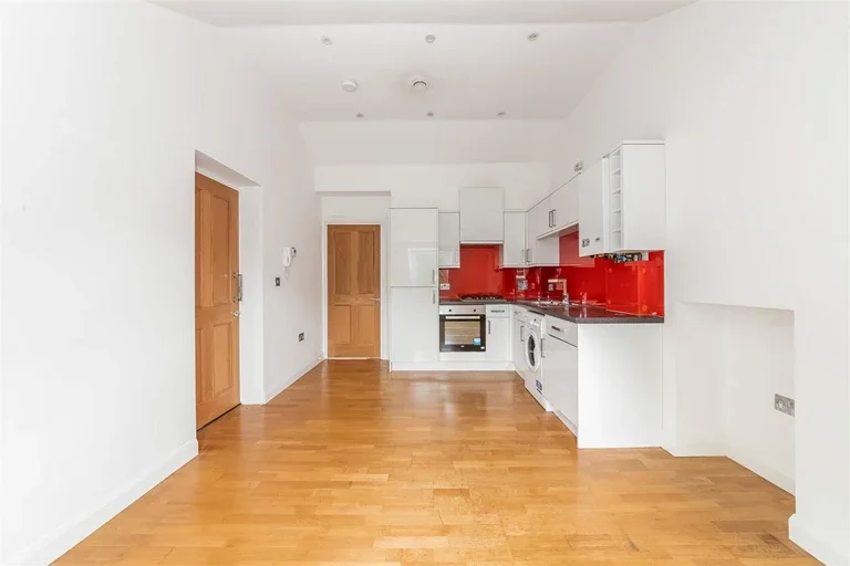 Flat Pepys Road in Greater London