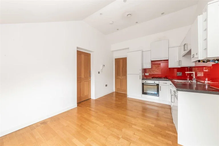 Flat Pepys Road in Greater London