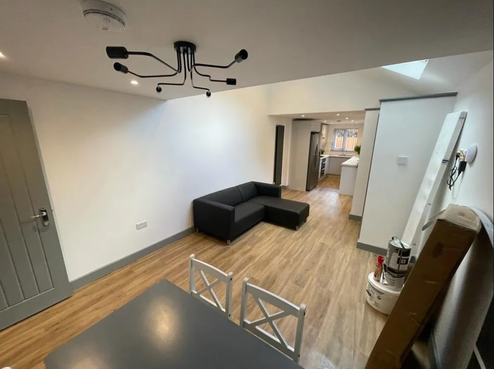 Room St. George's Road in Coventry