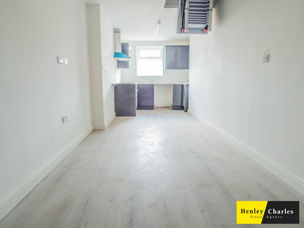 Flat Vicarage Place in Walsall