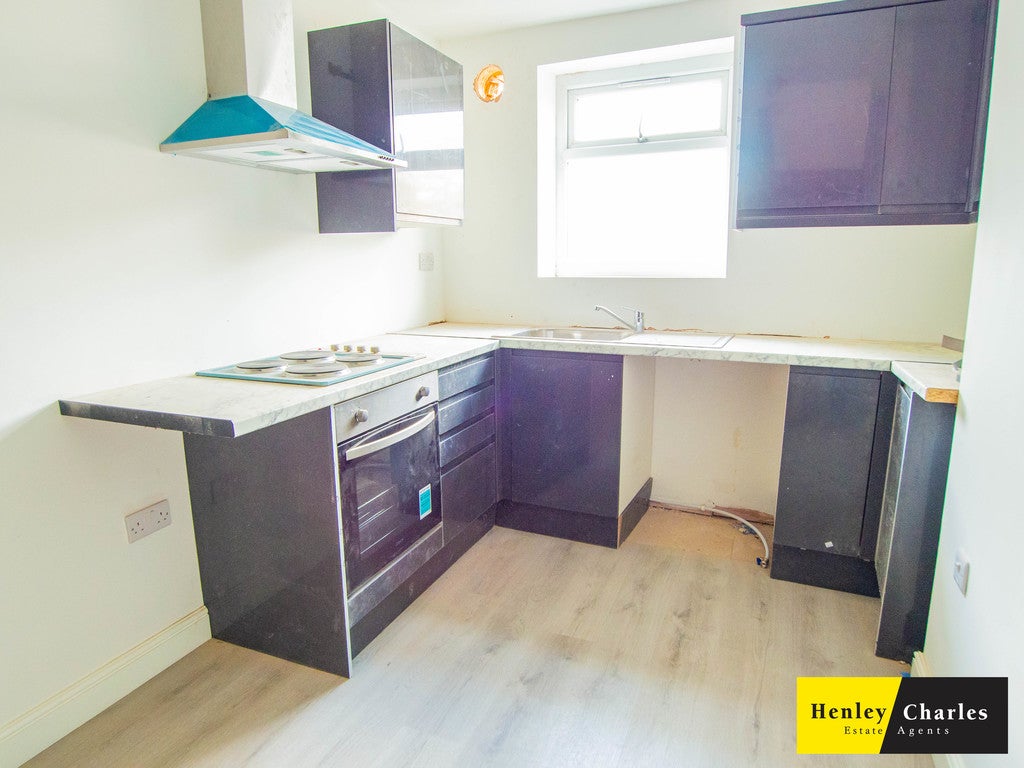 Flat Vicarage Place in Walsall