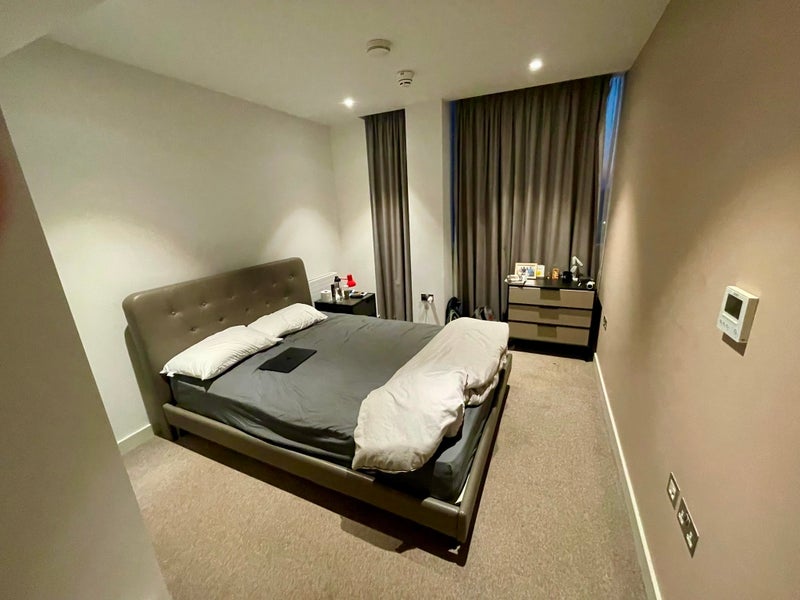 Room Ash Avenue in Greater London