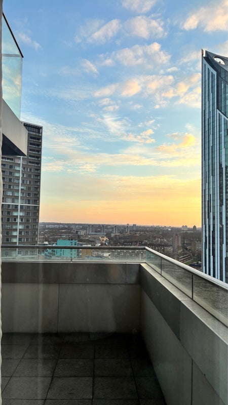 Room Ash Avenue in Greater London
