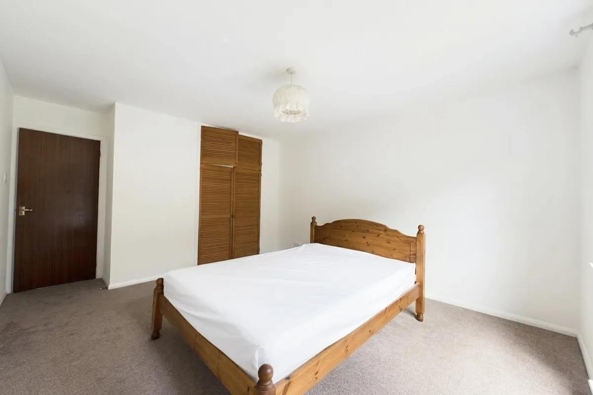 Flat Commonside Close in Greater London