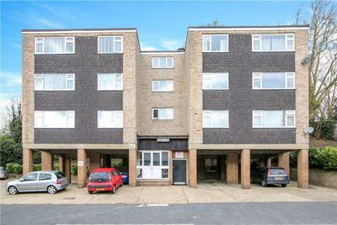 Flat Grindall Close in London
