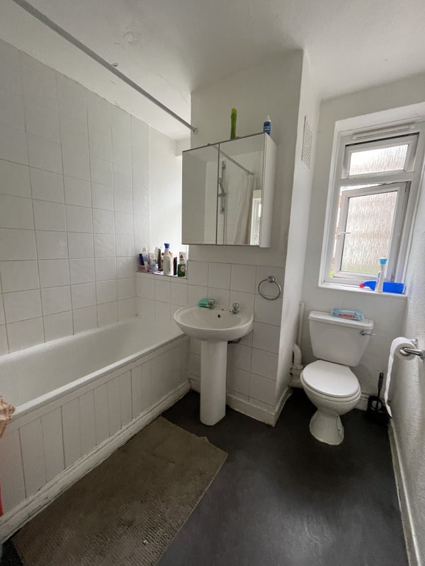 Room Beech Avenue in Greater London