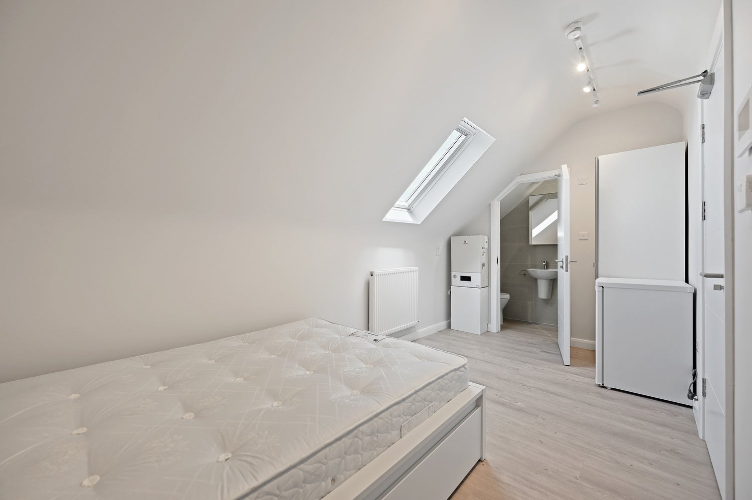 Room Hagden Lane in Watford