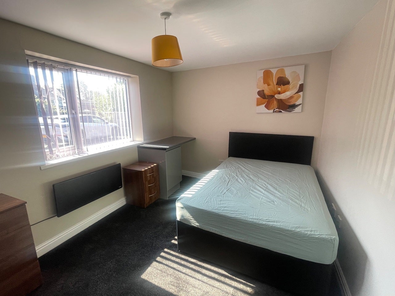 Room Stuarts Road in Birmingham