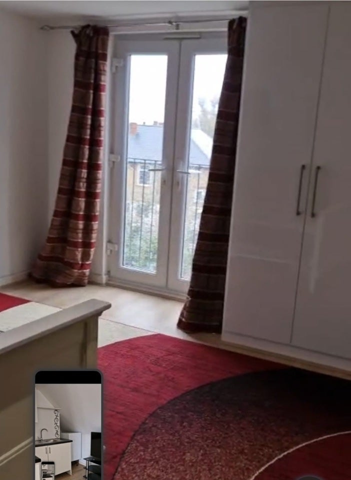 Room Fossway in Greater London