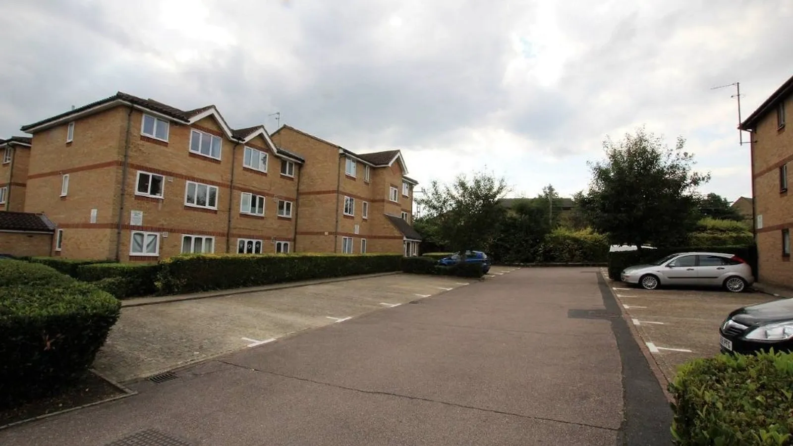 Flat Waddington Close in Greater London