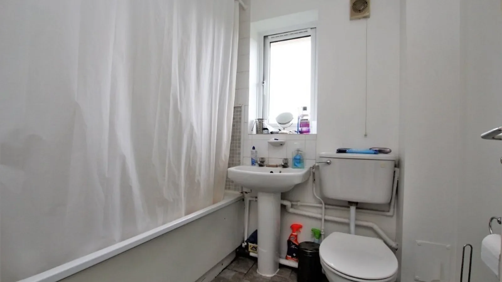 Flat Waddington Close in Greater London