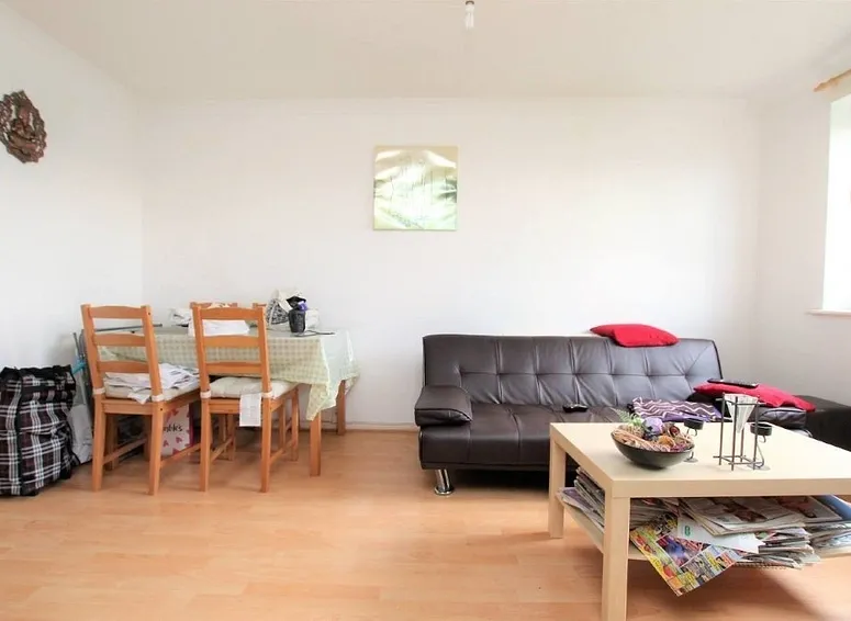 Flat Waddington Close in Greater London