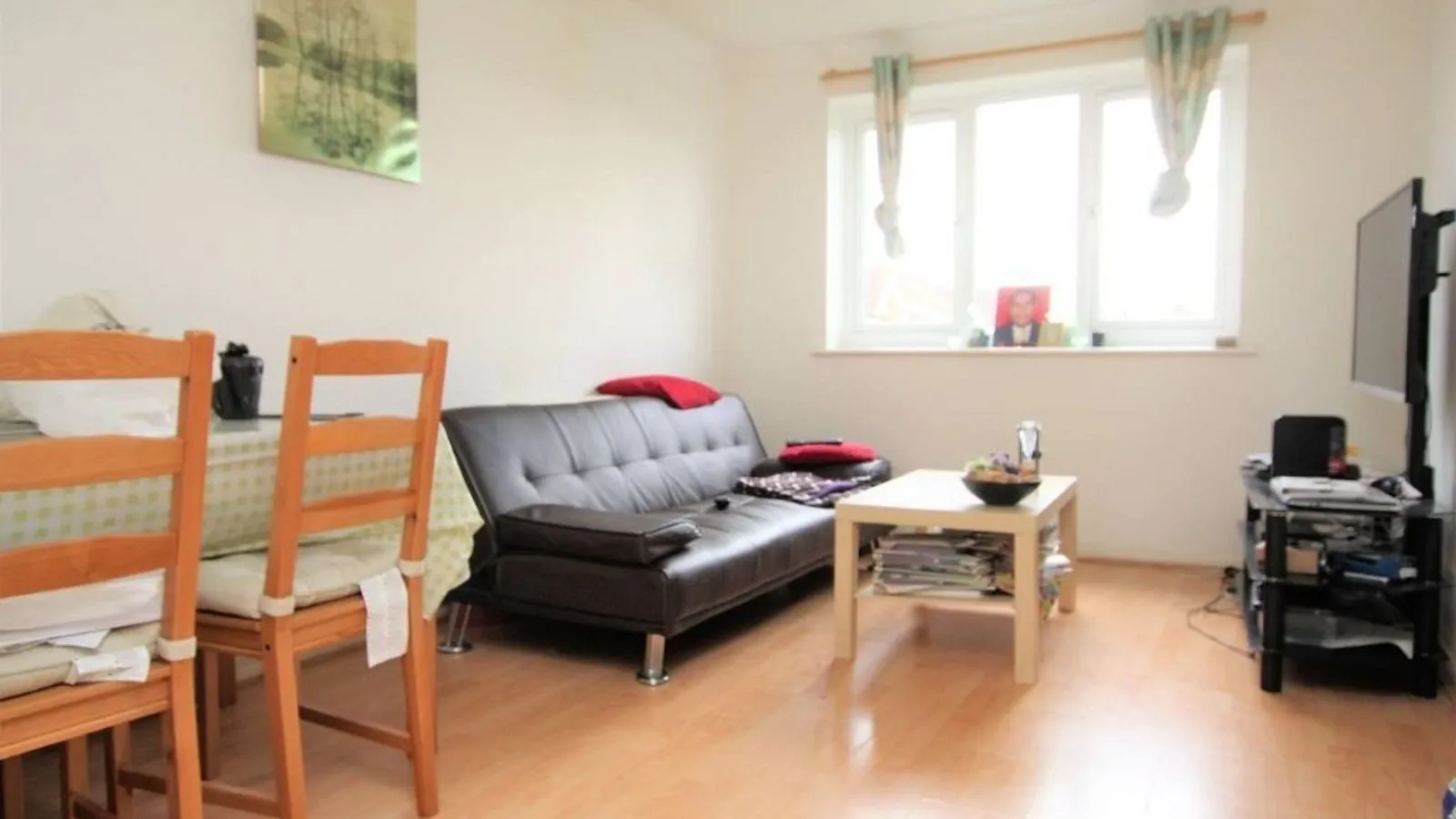 Flat Waddington Close in Greater London