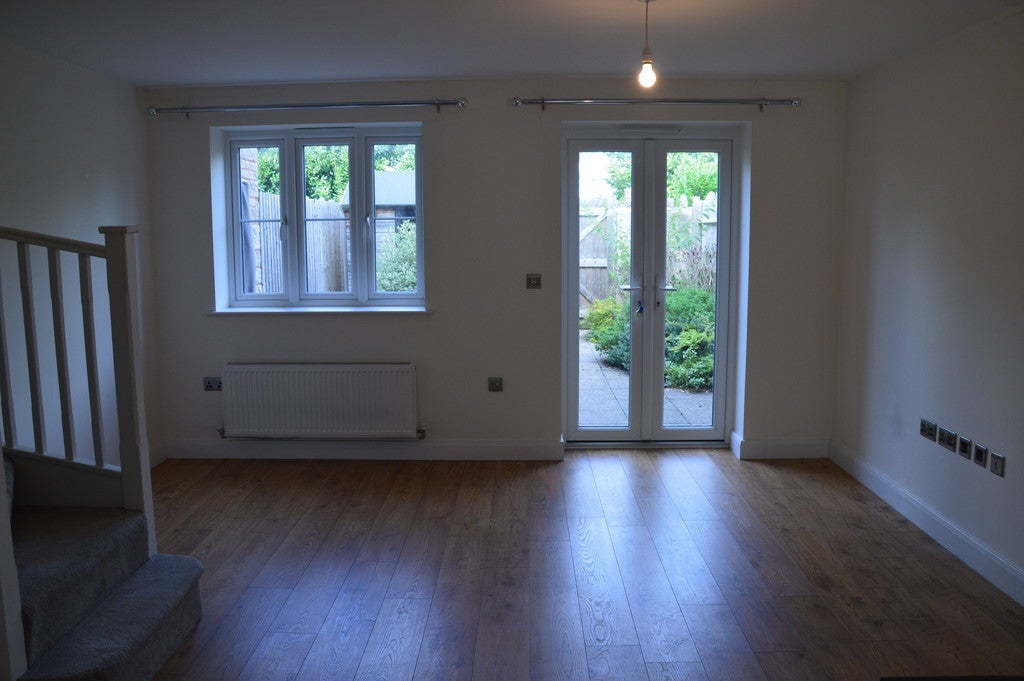 Flat Farm Close in Westbury