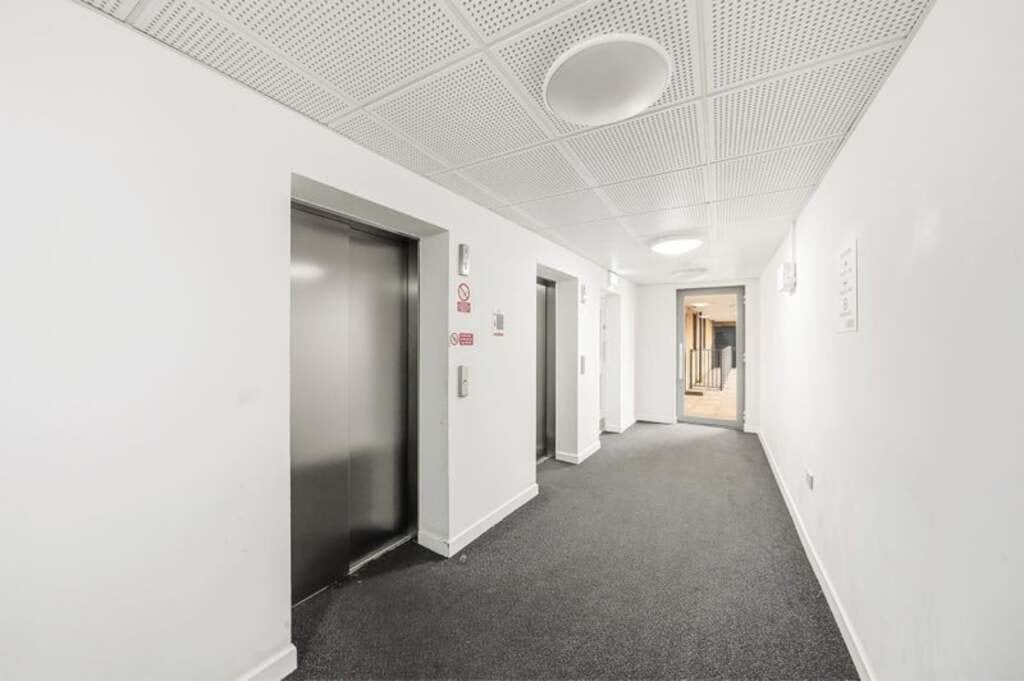 Room Upper North Street in Greater London