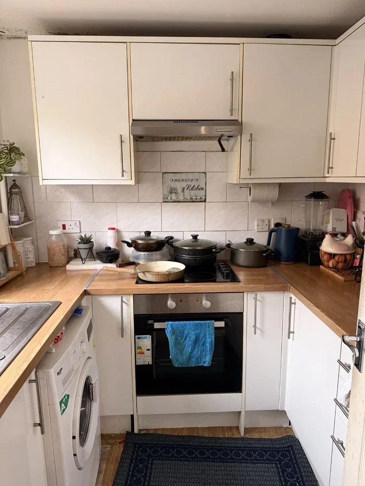 Flat Jack Clow Road in Greater London