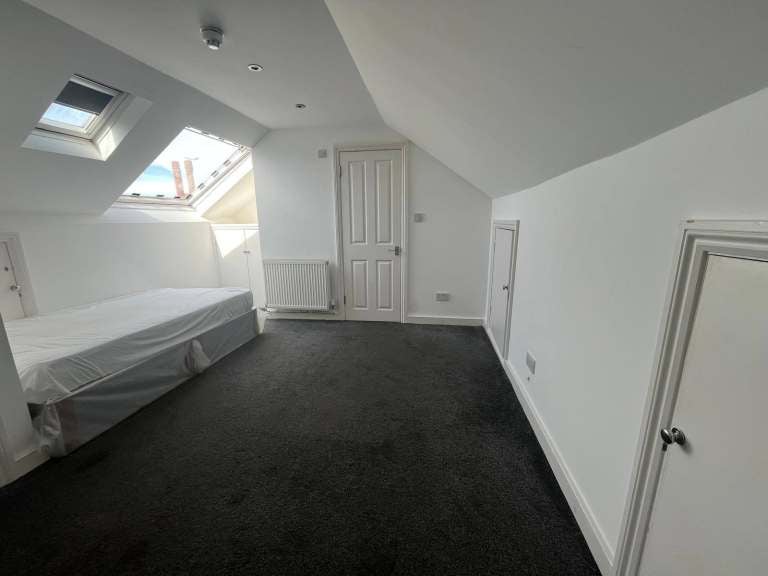 Flat Portland Road in Greater London
