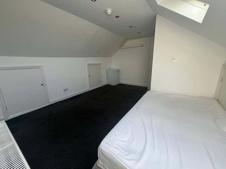 Flat Portland Road in Greater London