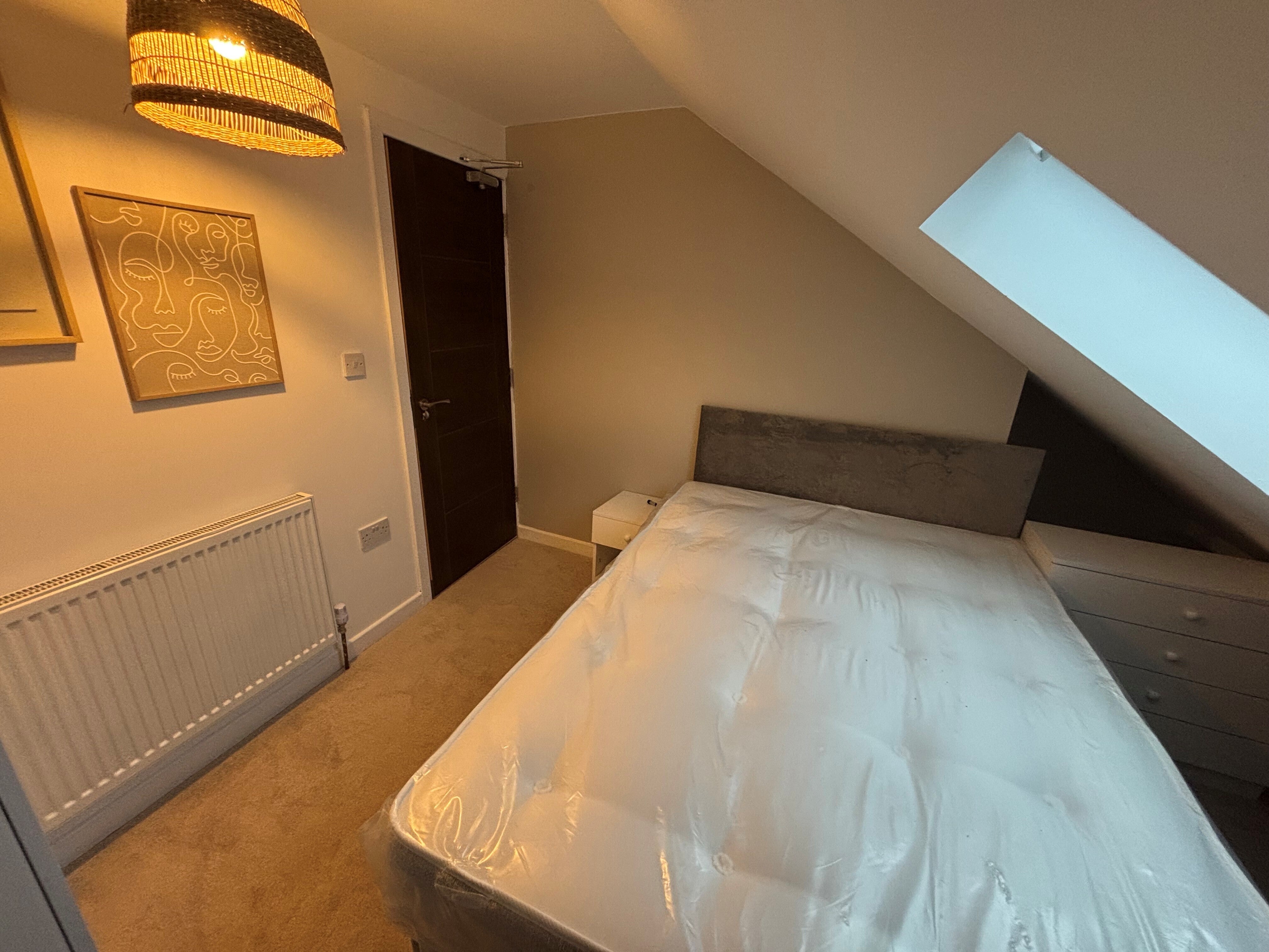 Flat Ainsdale Grove in Stockport