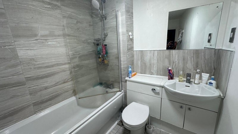 Room Minerva Way in Glasgow