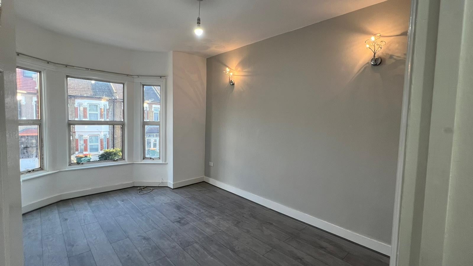 Flat Plashet Grove in Greater London