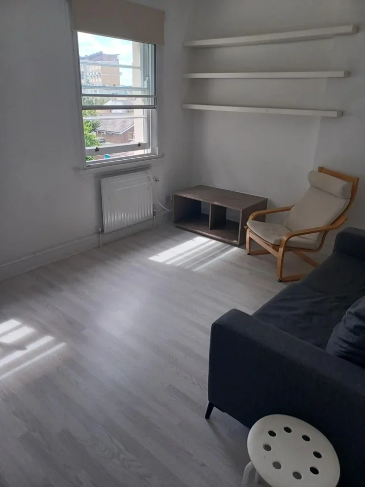 Flat Cambridge Gardens in Greater London