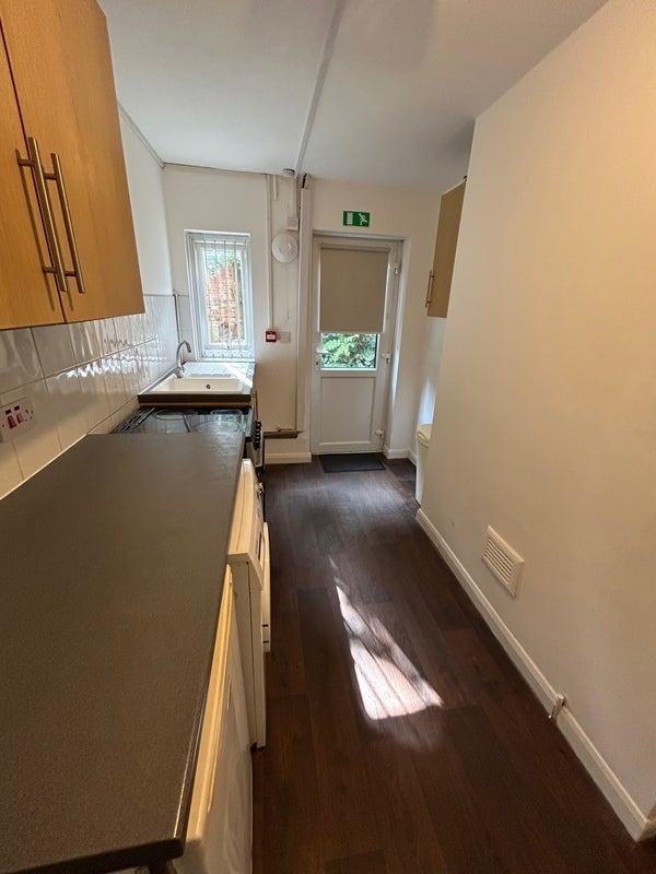 Flat Ivanhoe Street in Brierley Hill