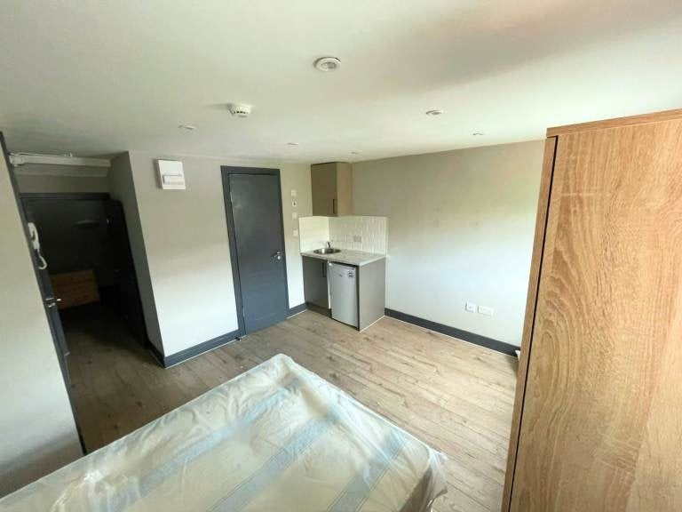 Flat Bledlow Close in Greater London