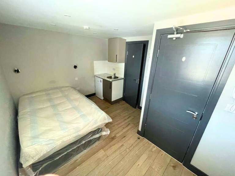 Flat Bledlow Close in Greater London