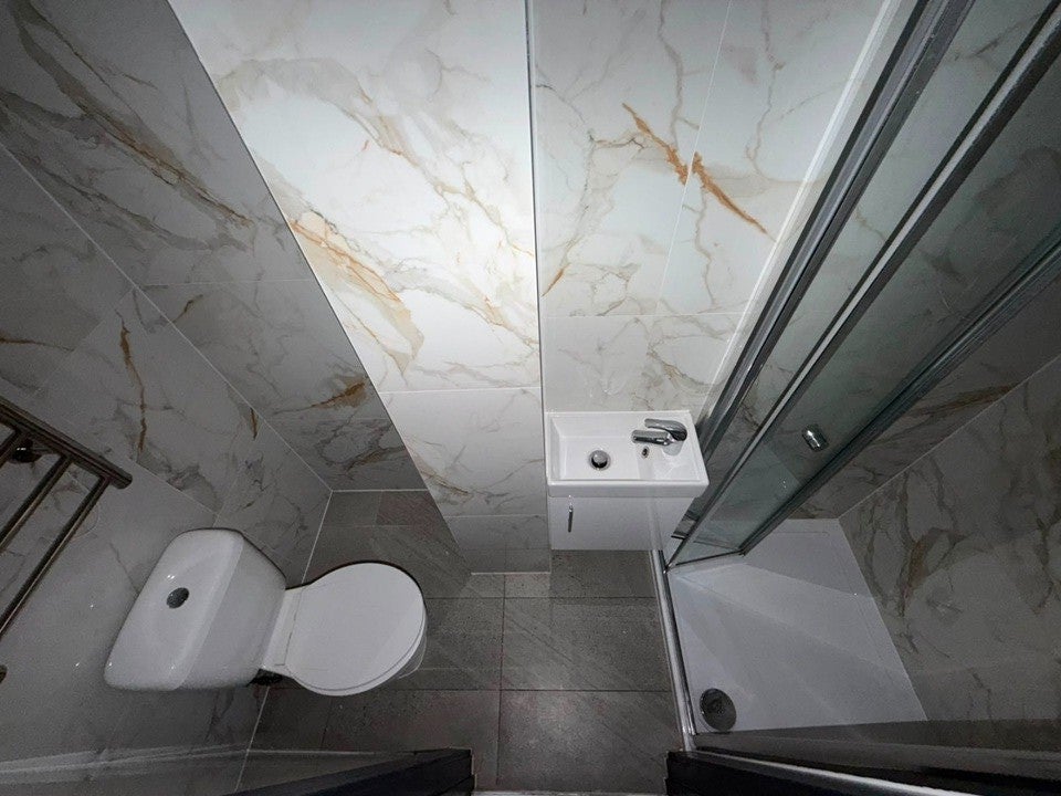 Flat Bledlow Close in Greater London
