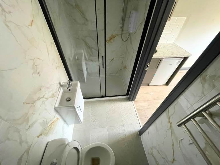 Flat Bledlow Close in Greater London