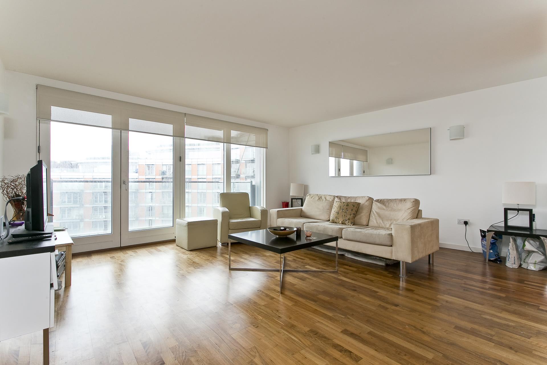 Flat Fairmont Avenue in Greater London