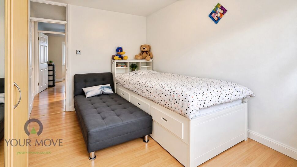 Flat Mayplace Road East in Greater London