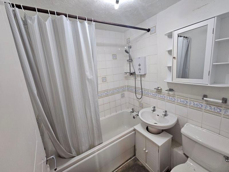 Flat Sudgrove Close in Worcester
