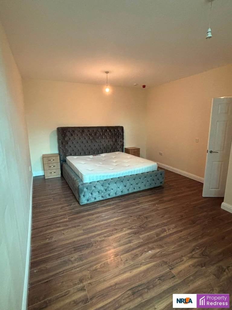 Flat Rawson Square in Bradford