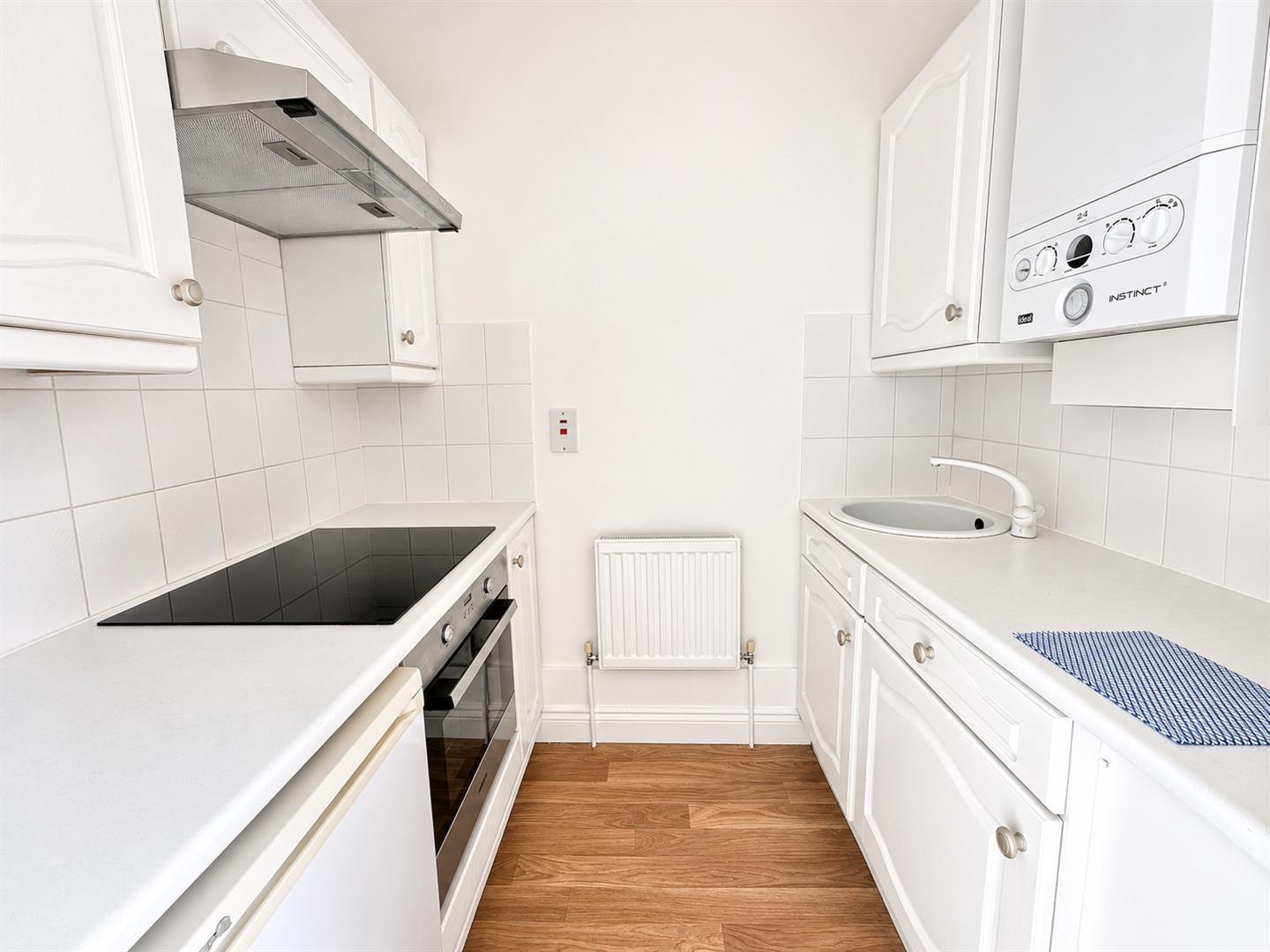 Flat Victoria Walk in Bristol