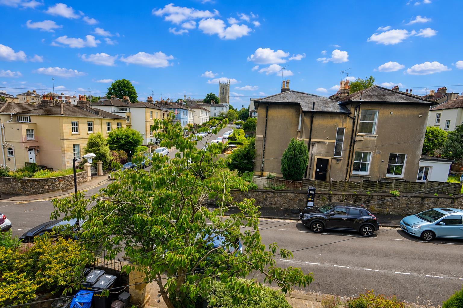 Flat Victoria Walk in Bristol