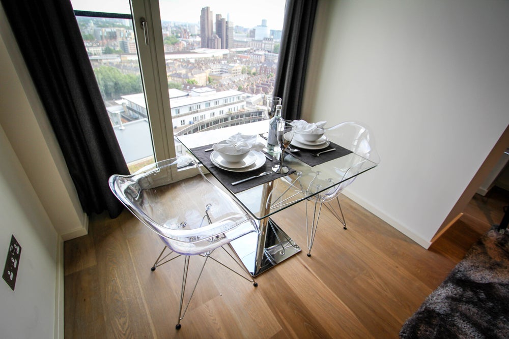 Flat Hatfields in Greater London